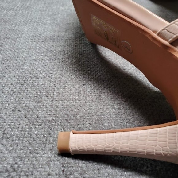 K Studio | Heeled Sandals - Picture 5 of 7